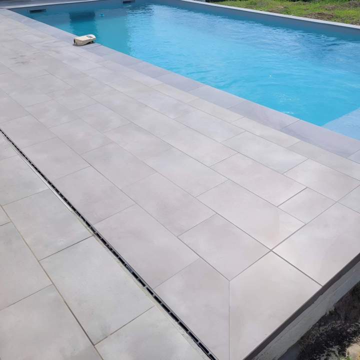 Pose margelles de piscine Pau
