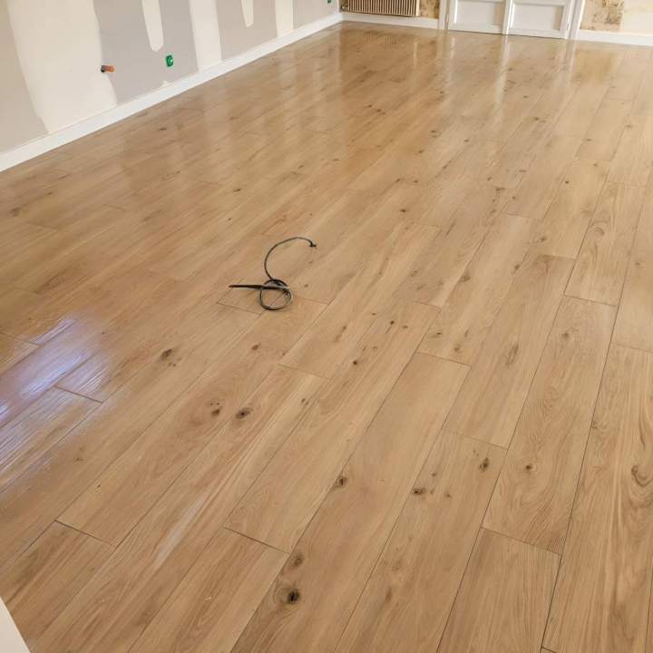 Pose de carrelage, parquet et sols PVC.